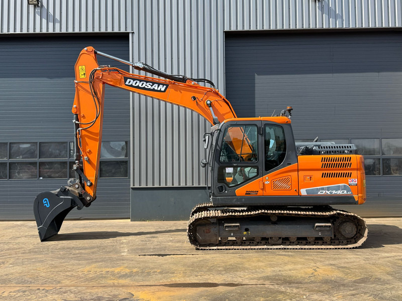 Doosan DX140LC-5 - CE / Verachtert CW30 - GP edge bucket - Верижен багер: снимка 1 Doosan DX140LC-5 - CE / Verachtert CW30 - GP edge bucket - Верижен багер: снимка 1
