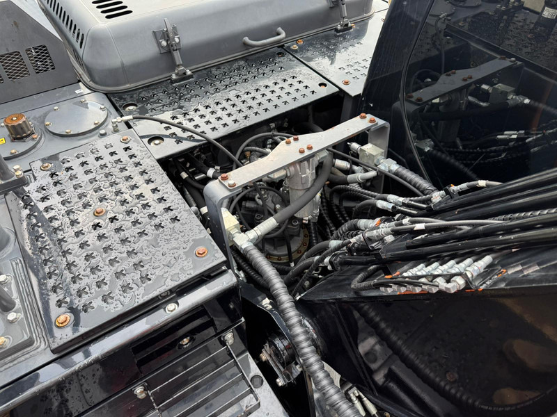 Верижен багер Doosan DX225LC-5: снимка 19
