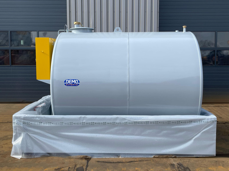Emiliana Serbatoi TF9/50 9000Ltr - Лек автомобил: снимка 2 Emiliana Serbatoi TF9/50 9000Ltr - Лек автомобил: снимка 2