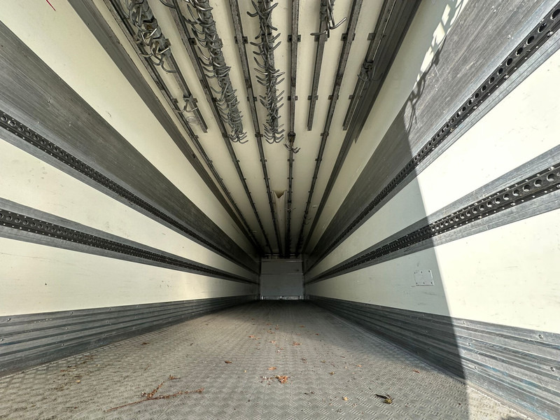 Рефрижератор полуремарке Gray and Adams Meat Hook Thermo King SLXE 400: снимка 8 Рефрижератор полуремарке Gray and Adams Meat Hook Thermo King SLXE 400: снимка 8