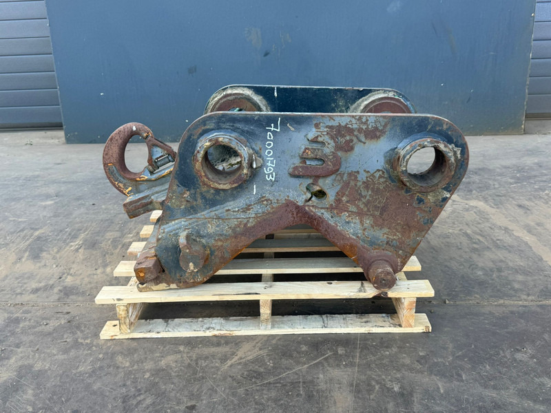Hydraulic quick coupler CW30 excavator - Кофа: снимка 2 Hydraulic quick coupler CW30 excavator - Кофа: снимка 2