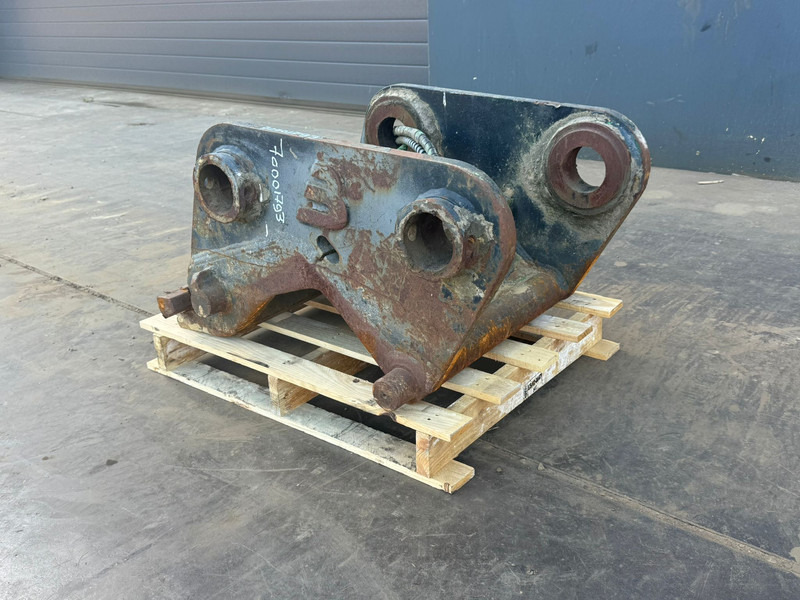 Hydraulic quick coupler CW30 excavator - Кофа: снимка 3 Hydraulic quick coupler CW30 excavator - Кофа: снимка 3