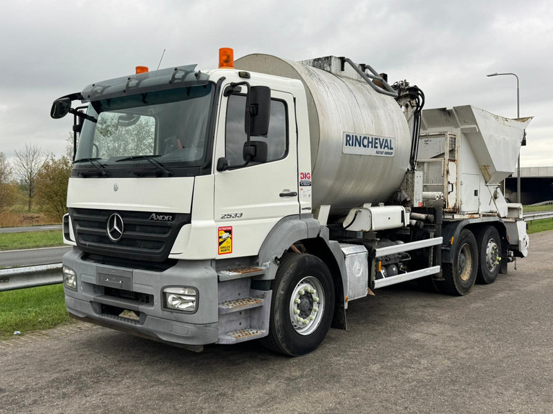 MERCEDESBENZ Axor 2533 6x2x4 Rincheval Bitumensprayer / chip spreader - Камион: снимка 1 MERCEDESBENZ Axor 2533 6x2x4 Rincheval Bitumensprayer / chip spreader - Камион: снимка 1