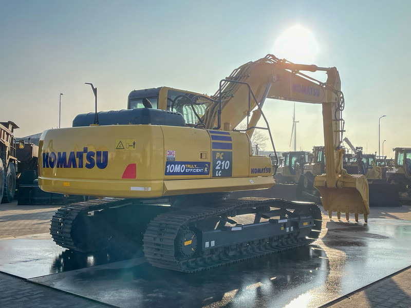Komatsu PC210LC-10MO - Верижен багер: снимка 5 Komatsu PC210LC-10MO - Верижен багер: снимка 5