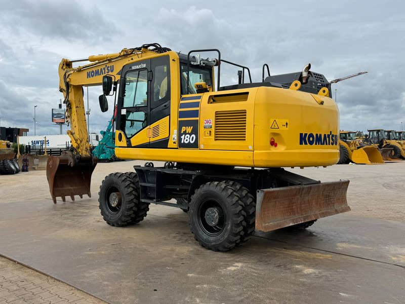 Komatsu PW180-11 - Колесен багер: снимка 3 Komatsu PW180-11 - Колесен багер: снимка 3