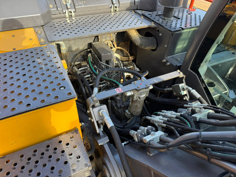 Верижен багер Volvo EC250ENL: снимка 10