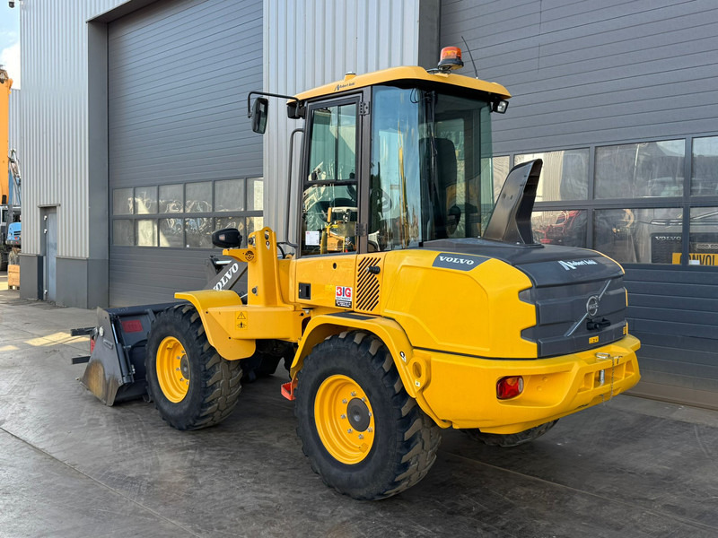 Volvo L30G - Колесен товарач: снимка 3 Volvo L30G - Колесен товарач: снимка 3