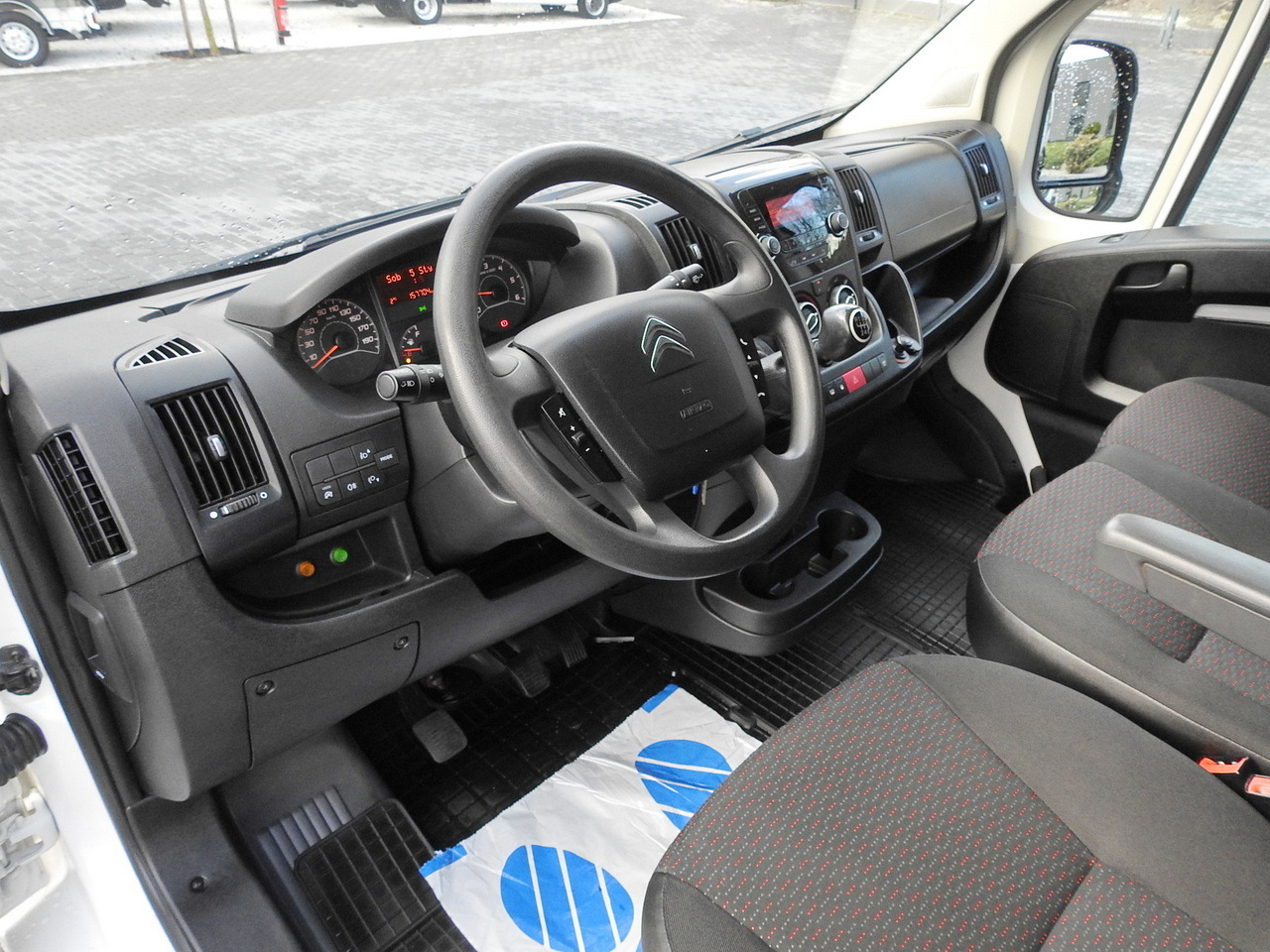 CITROEN JUMPER BOX DELIVERY VAN 6 SEATS AIR CONDITIONING  140HP - Товарен бус: снимка 2 CITROEN JUMPER BOX DELIVERY VAN 6 SEATS AIR CONDITIONING  140HP - Товарен бус: снимка 2