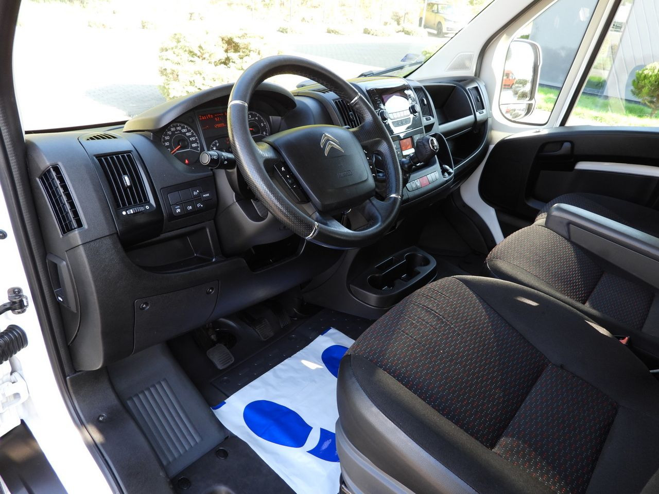 CITROEN JUMPER STAKE BODY DOUBLE CABIN DOKA 7 SEATS PNEUMATICS AIR CONDITIONING 140HP - Бус с двойна кабина: снимка 2 CITROEN JUMPER STAKE BODY DOUBLE CABIN DOKA 7 SEATS PNEUMATICS AIR CONDITIONING 140HP - Бус с двойна кабина: снимка 2