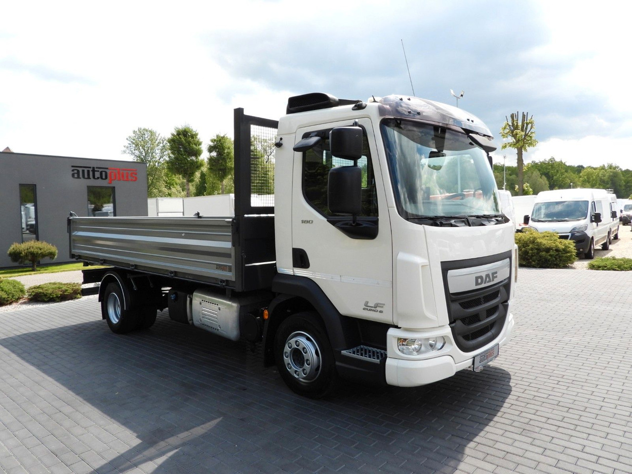DAF LF 180 DREISEIKIPPER TEMPOMAT AUTOMATIK - Самосвал камион: снимка 4 DAF LF 180 DREISEIKIPPER TEMPOMAT AUTOMATIK - Самосвал камион: снимка 4