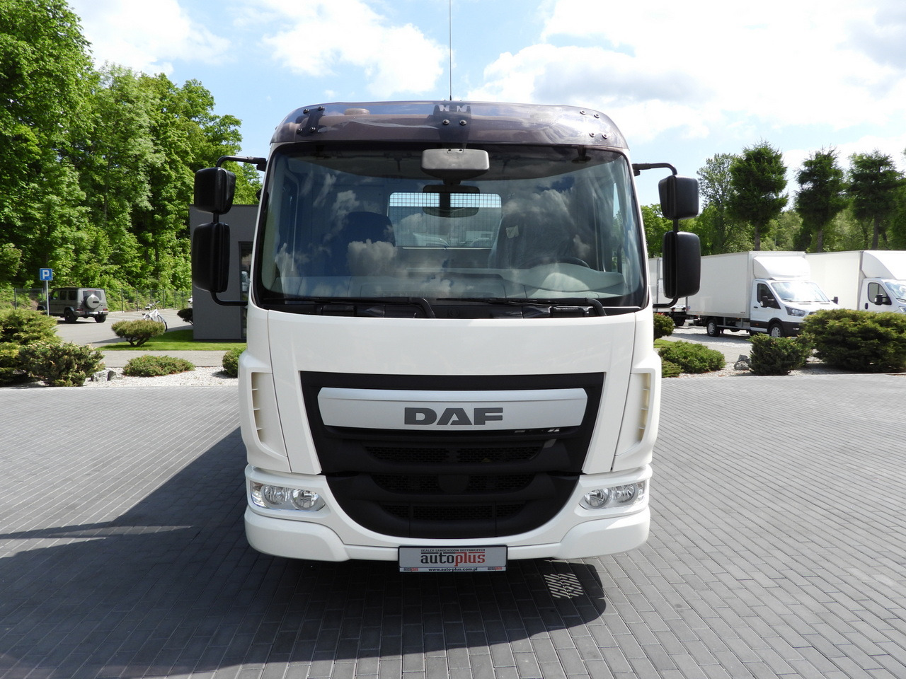 DAF LF 180 THREE-WAY TIPPER CRUISE CONTROL LED LIGHTS AUTOMATIC TRANSMISSION TWIN WHEELS AIR CONDITIONING 180HP - Самосвал камион: снимка 5 DAF LF 180 THREE-WAY TIPPER CRUISE CONTROL LED LIGHTS AUTOMATIC TRANSMISSION TWIN WHEELS AIR CONDITIONING 180HP - Самосвал камион: снимка 5