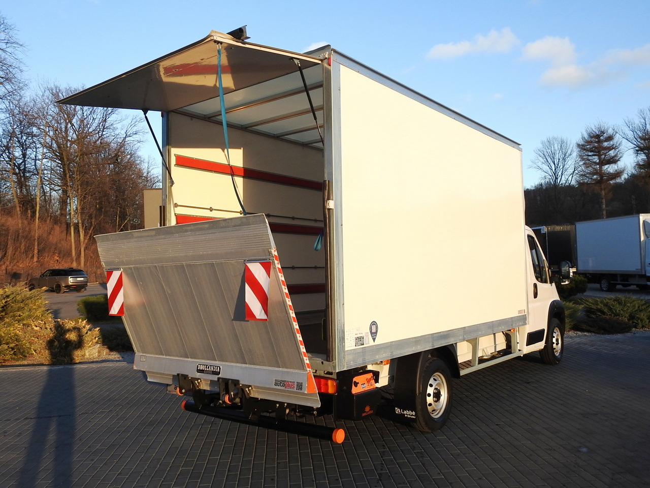FIAT DUCATO BOX LIFT 8 PALLETS CRUISE CONTROL AIR CONDITIONING 180HP - Лекотоварен автомобил фургон: снимка 3 FIAT DUCATO BOX LIFT 8 PALLETS CRUISE CONTROL AIR CONDITIONING 180HP - Лекотоварен автомобил фургон: снимка 3