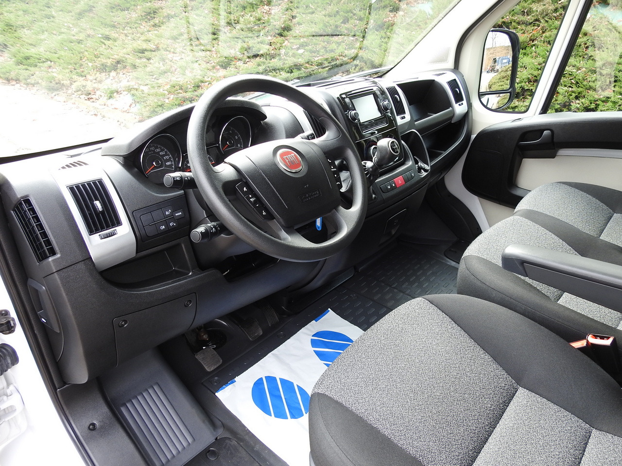 FIAT DUCATO BOX LIFT 8 PALLETS CRUISE CONTROL NAVIGATION AIR CONDITIONING LED LIGHTS 130HP - Лекотоварен автомобил фургон: снимка 2 FIAT DUCATO BOX LIFT 8 PALLETS CRUISE CONTROL NAVIGATION AIR CONDITIONING LED LIGHTS 130HP - Лекотоварен автомобил фургон: снимка 2