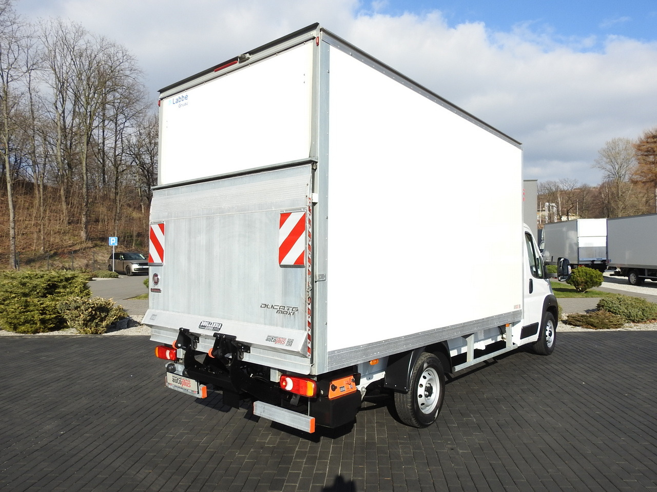 FIAT DUCATO BOX LIFT 8 PALLETS CRUISE CONTROL NAVIGATION LED LIGHTS AIR CONDITIONING 130HP - Лекотоварен автомобил фургон: снимка 3 FIAT DUCATO BOX LIFT 8 PALLETS CRUISE CONTROL NAVIGATION LED LIGHTS AIR CONDITIONING 130HP - Лекотоварен автомобил фургон: снимка 3