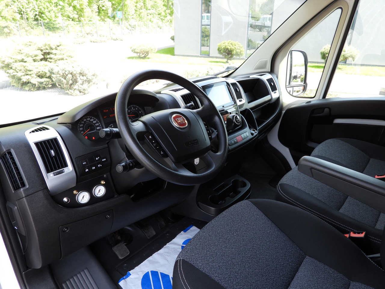 FIAT DUCATO TARPAULIN 10 PALLETS WEBASTO CRUISE CONTROL AIR CONDITIONING LED LIGHTS PNEUMATICS 160HP - Брезентов бус: снимка 2 FIAT DUCATO TARPAULIN 10 PALLETS WEBASTO CRUISE CONTROL AIR CONDITIONING LED LIGHTS PNEUMATICS 160HP - Брезентов бус: снимка 2