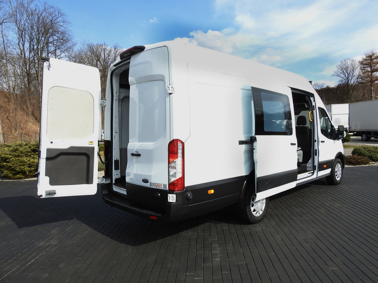 FORD TRANSIT BOX DELIVERY VAN 6 SEATS CRUISE CONTROL LED LIGHTS AIR CONDITIONING 180HP - Товарен бус: снимка 3 FORD TRANSIT BOX DELIVERY VAN 6 SEATS CRUISE CONTROL LED LIGHTS AIR CONDITIONING 180HP - Товарен бус: снимка 3