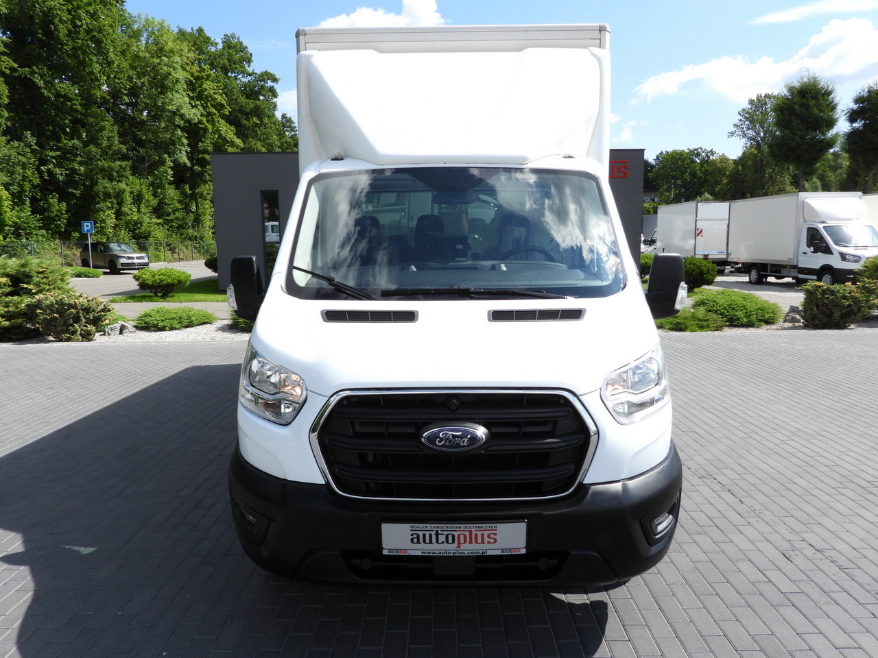 FORD TRANSIT BOX LIFT 8 PALLETS CRUISE CONTROL LED LIGHTS TWIN WHEELS AIR CONDITIONING 130HP - Лекотоварен автомобил фургон: снимка 5 FORD TRANSIT BOX LIFT 8 PALLETS CRUISE CONTROL LED LIGHTS TWIN WHEELS AIR CONDITIONING 130HP - Лекотоварен автомобил фургон: снимка 5