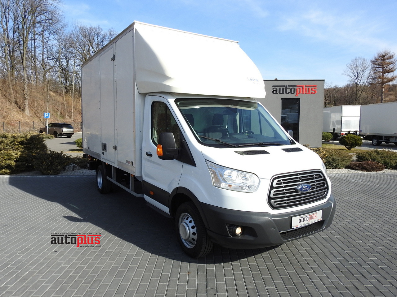 FORD TRANSIT  BOX LIFT 8 PALLETS CRUISE CONTROL LED LIGHTS TWIN WHEELS AIR CONDITIONING  170HP - Лекотоварен автомобил фургон: снимка 1 FORD TRANSIT  BOX LIFT 8 PALLETS CRUISE CONTROL LED LIGHTS TWIN WHEELS AIR CONDITIONING  170HP - Лекотоварен автомобил фургон: снимка 1