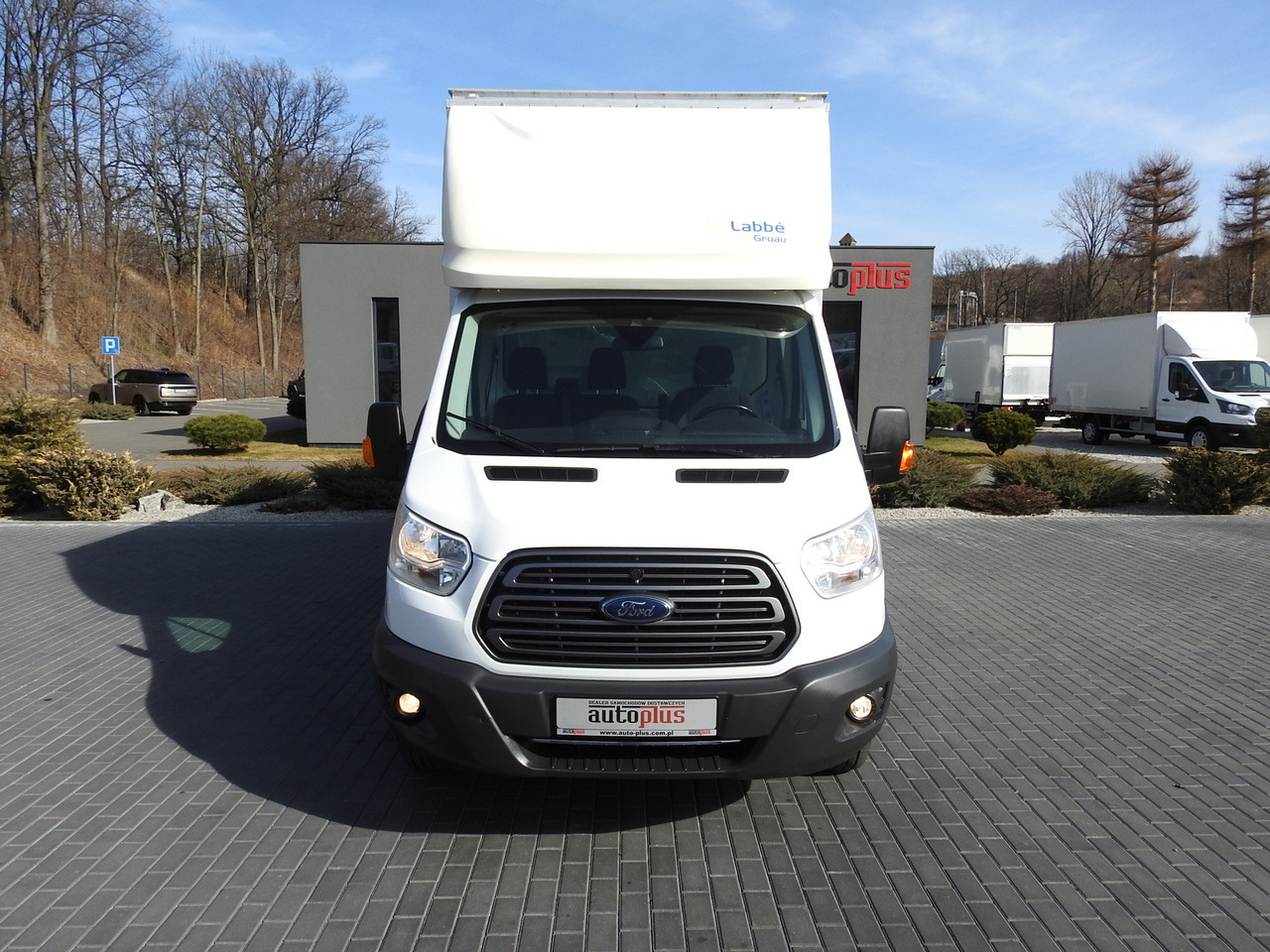 FORD TRANSIT  BOX LIFT 8 PALLETS CRUISE CONTROL LED LIGHTS TWIN WHEELS AIR CONDITIONING  170HP - Лекотоварен автомобил фургон: снимка 5 FORD TRANSIT  BOX LIFT 8 PALLETS CRUISE CONTROL LED LIGHTS TWIN WHEELS AIR CONDITIONING  170HP - Лекотоварен автомобил фургон: снимка 5