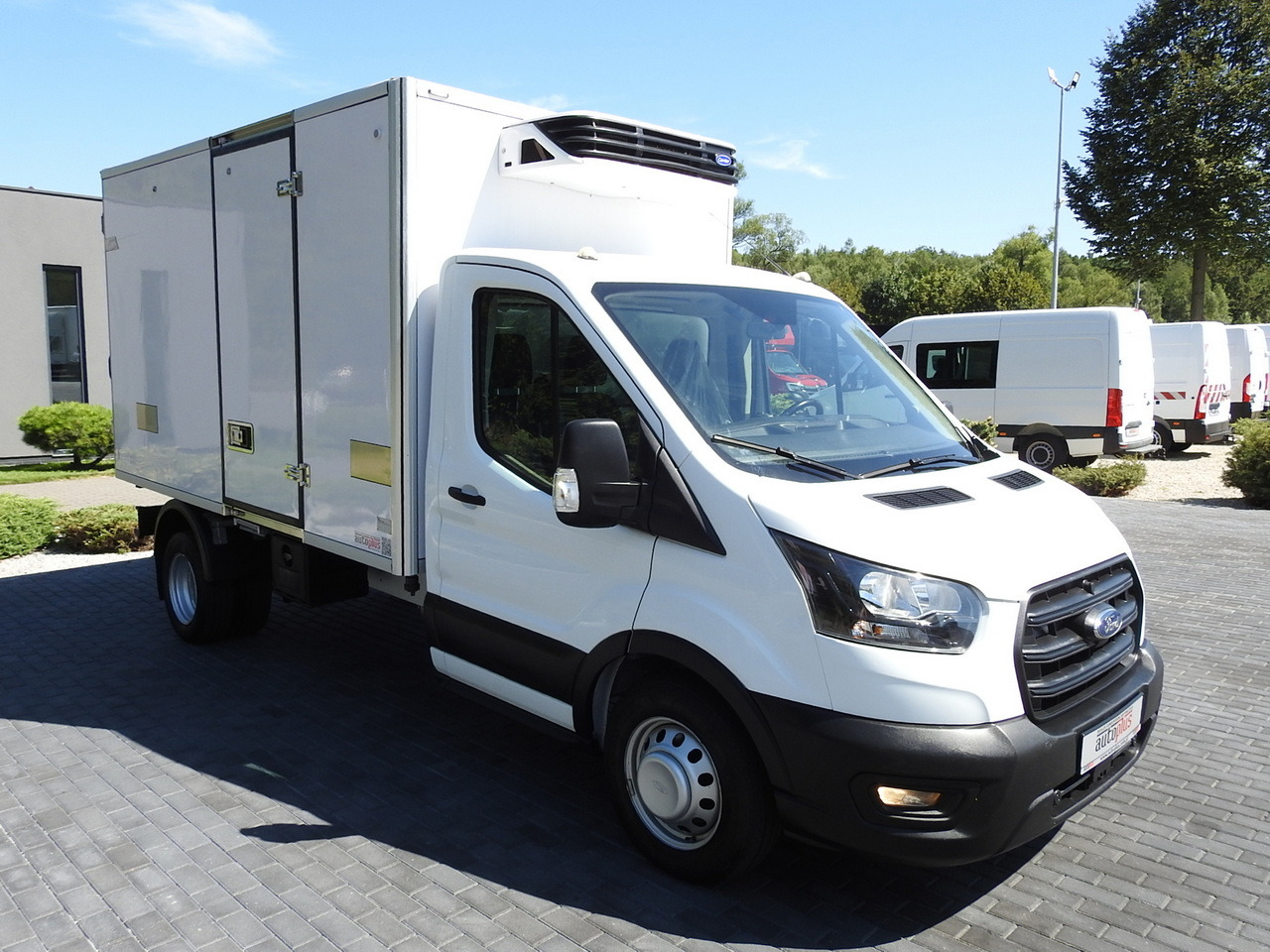 FORD TRANSIT REGRIGERATOR BOX 0*C POWER SUPPLY 230V CRUISE CONTROL AIR CONDITIONING TWIN WHEELS 170HP - Хладилен бус: снимка 4 FORD TRANSIT REGRIGERATOR BOX 0*C POWER SUPPLY 230V CRUISE CONTROL AIR CONDITIONING TWIN WHEELS 170HP - Хладилен бус: снимка 4