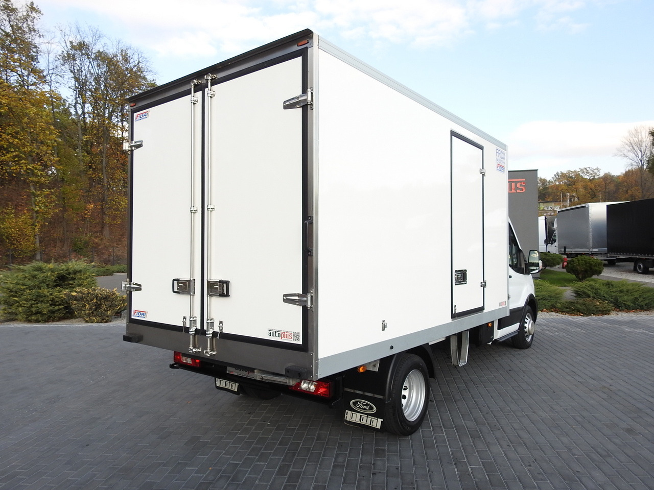 FORD TRANSIT REGRIGERATOR BOX -10*C POWER SUPPLY 230V CRUISE CONTROL AIR CONDITIONING LED LIGHTS PNEUMATICS TWIN WHEELS 130HP - Хладилен бус: снимка 3 FORD TRANSIT REGRIGERATOR BOX -10*C POWER SUPPLY 230V CRUISE CONTROL AIR CONDITIONING LED LIGHTS PNEUMATICS TWIN WHEELS 130HP - Хладилен бус: снимка 3