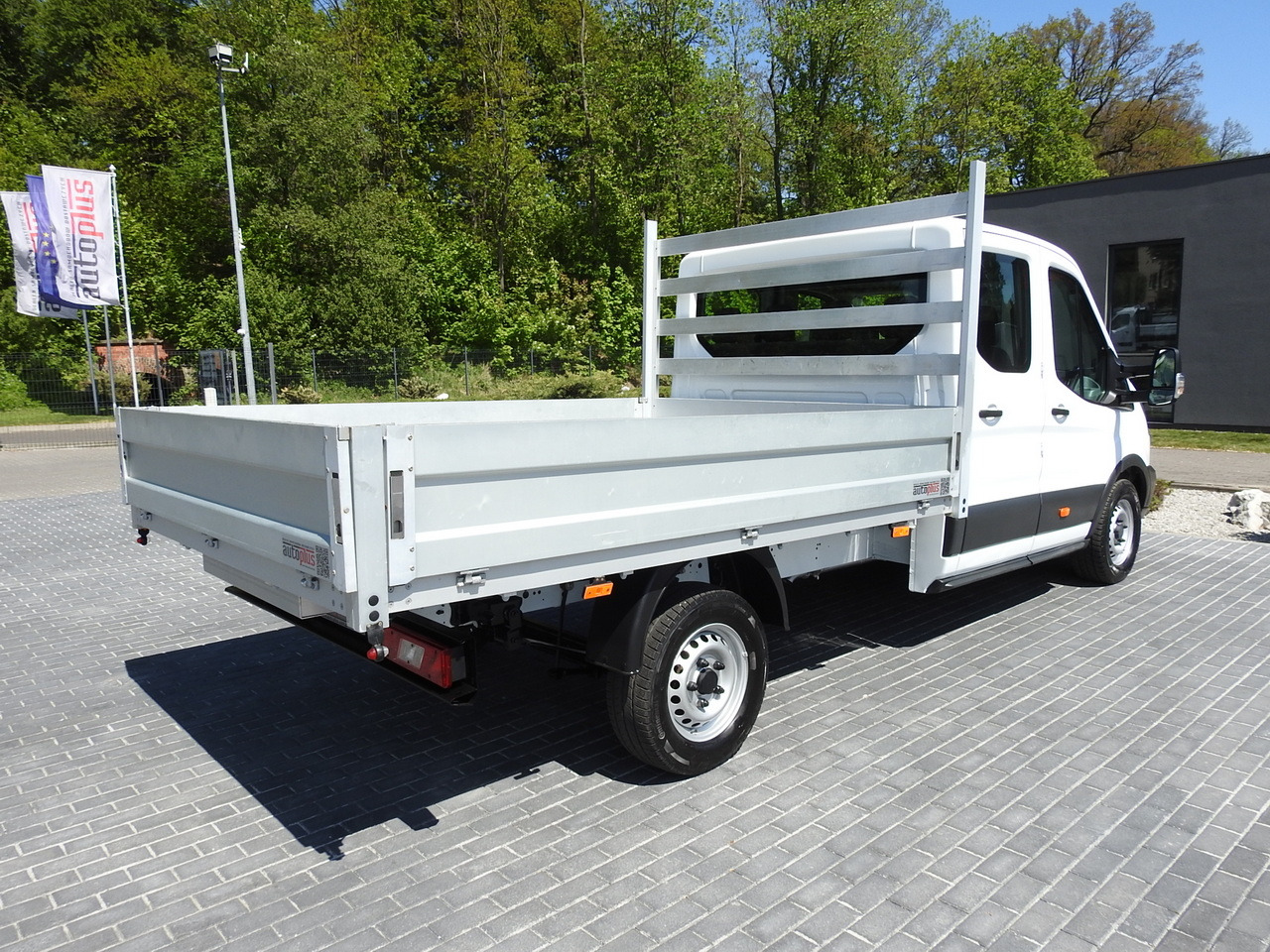 FORD TRANSIT STAKE BODY DOUBLE CABIN DOKA 7 SEATS AIR CONDITIONING 130HP - Бордови бус: снимка 3 FORD TRANSIT STAKE BODY DOUBLE CABIN DOKA 7 SEATS AIR CONDITIONING 130HP - Бордови бус: снимка 3