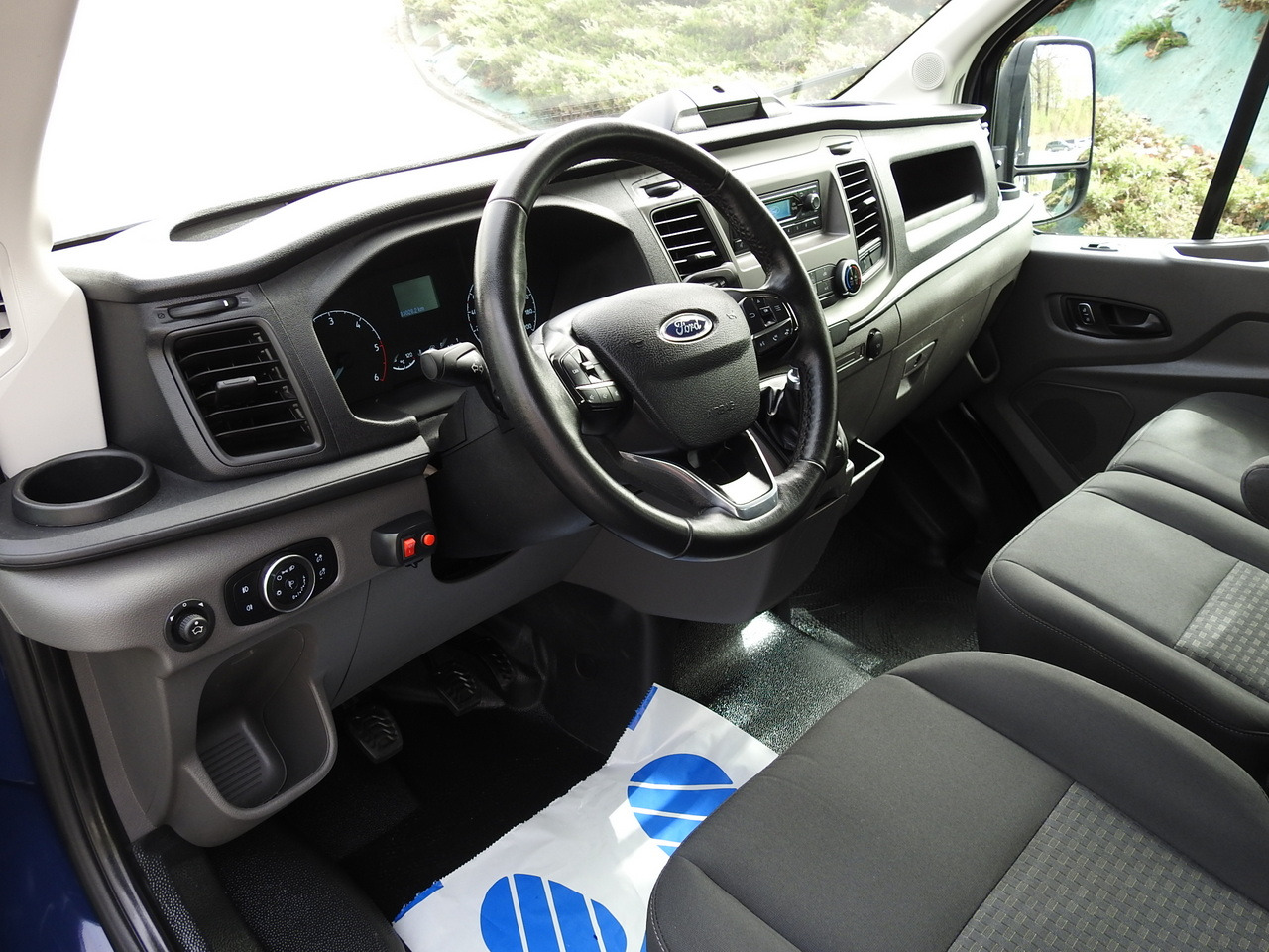 FORD TRANSIT STAKE BODY DOUBLE CABIN DOKA 7 SEATS CRUISE CONTROL AIR CONDITIONING LED LIGHTS 130HP - Бордови бус: снимка 2 FORD TRANSIT STAKE BODY DOUBLE CABIN DOKA 7 SEATS CRUISE CONTROL AIR CONDITIONING LED LIGHTS 130HP - Бордови бус: снимка 2