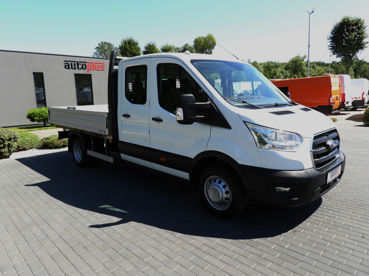 FORD TRANSIT STAKE BODY DOUBLE CABIN DOKA 7 SEATS TWIN WHEELS AIR CONDITIONING 130HP - Бордови бус: снимка 4 FORD TRANSIT STAKE BODY DOUBLE CABIN DOKA 7 SEATS TWIN WHEELS AIR CONDITIONING 130HP - Бордови бус: снимка 4