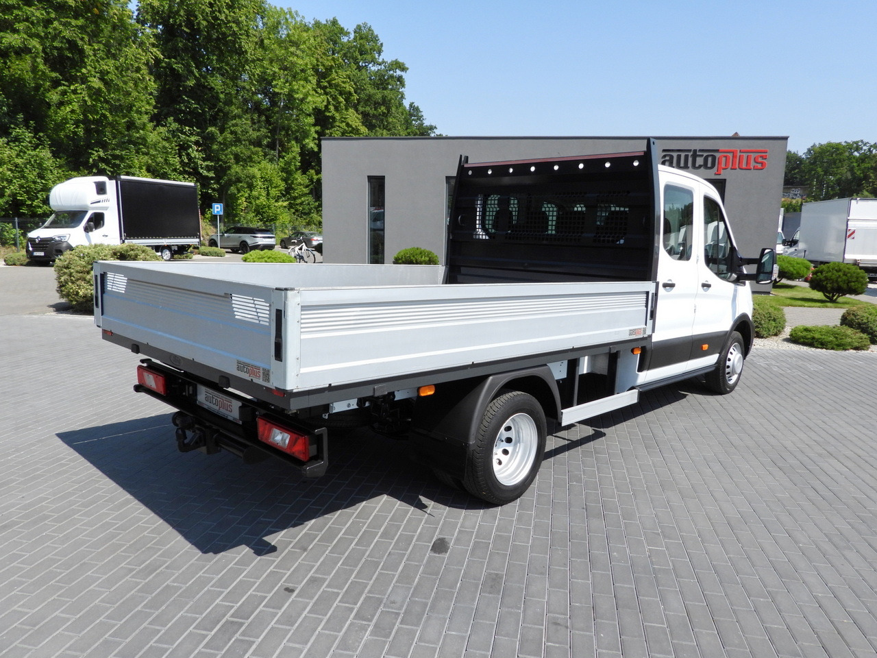 FORD TRANSIT STAKE BODY DOUBLE CABIN DOKA 7 SEATS TWIN WHEELS AIR CONDITIONING 130HP - Бордови бус: снимка 3 FORD TRANSIT STAKE BODY DOUBLE CABIN DOKA 7 SEATS TWIN WHEELS AIR CONDITIONING 130HP - Бордови бус: снимка 3