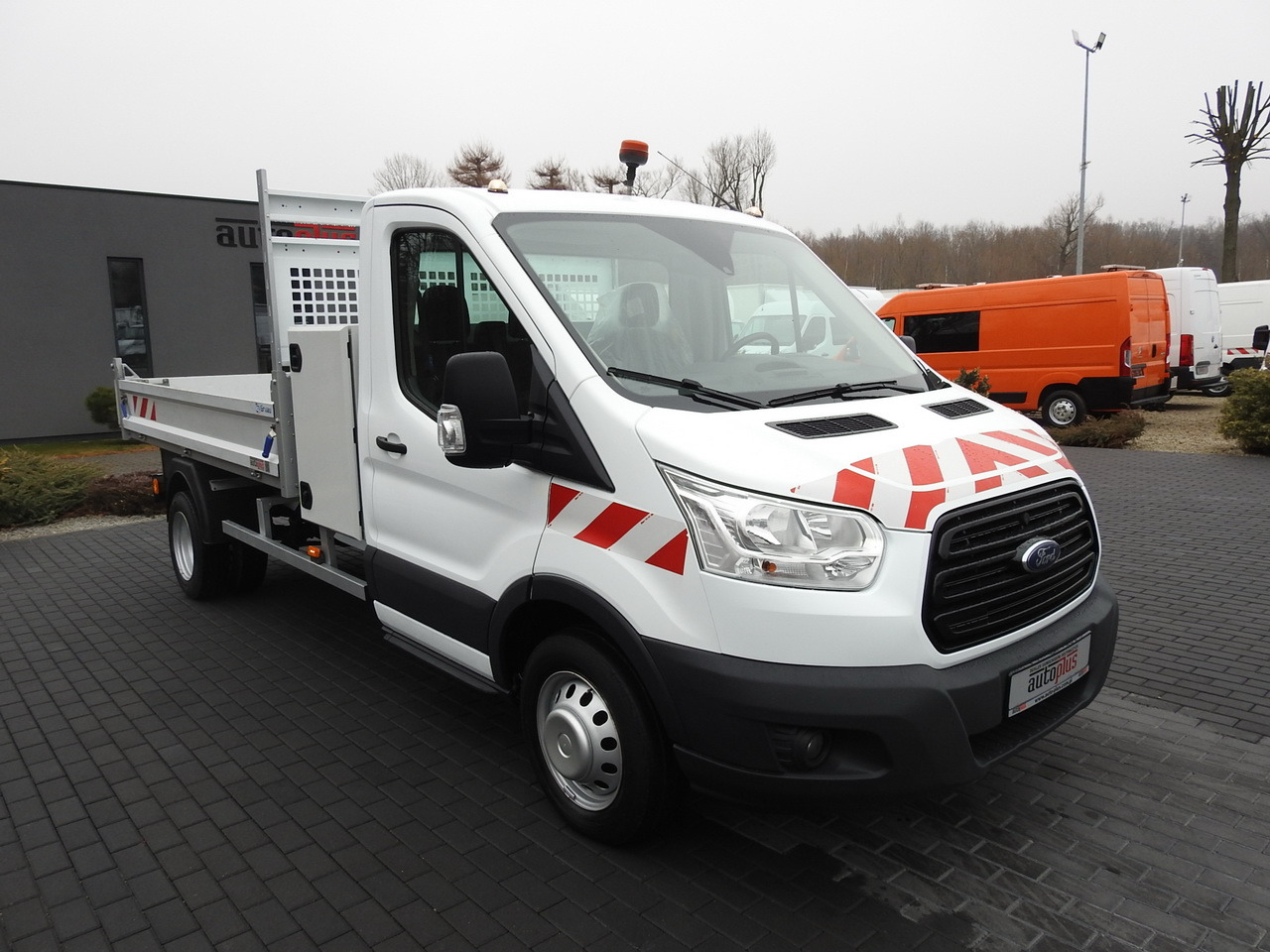 FORD TRANSIT TIPPER CRUISE CONTROL AIR CONDITIONING TWIN WHEELS  170HP - Бус самосвал: снимка 4 FORD TRANSIT TIPPER CRUISE CONTROL AIR CONDITIONING TWIN WHEELS  170HP - Бус самосвал: снимка 4