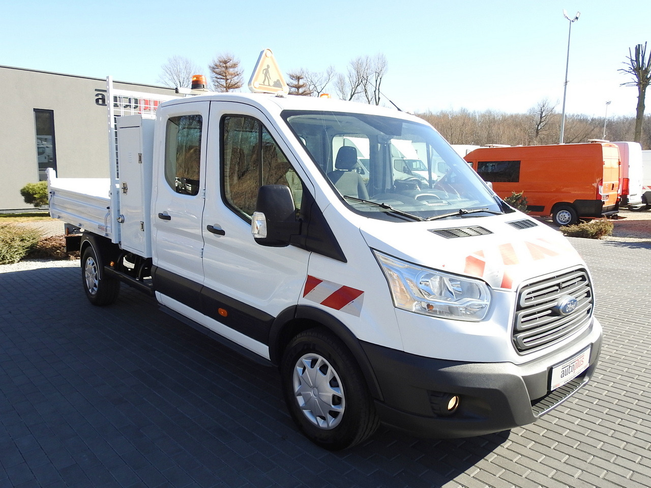 FORD TRANSIT  TIPPER DOUBLE CABIN DOKA 6 SEATS CRUISE CONTROL AIR CONDITIONING  130HP - Бус самосвал: снимка 4 FORD TRANSIT  TIPPER DOUBLE CABIN DOKA 6 SEATS CRUISE CONTROL AIR CONDITIONING  130HP - Бус самосвал: снимка 4