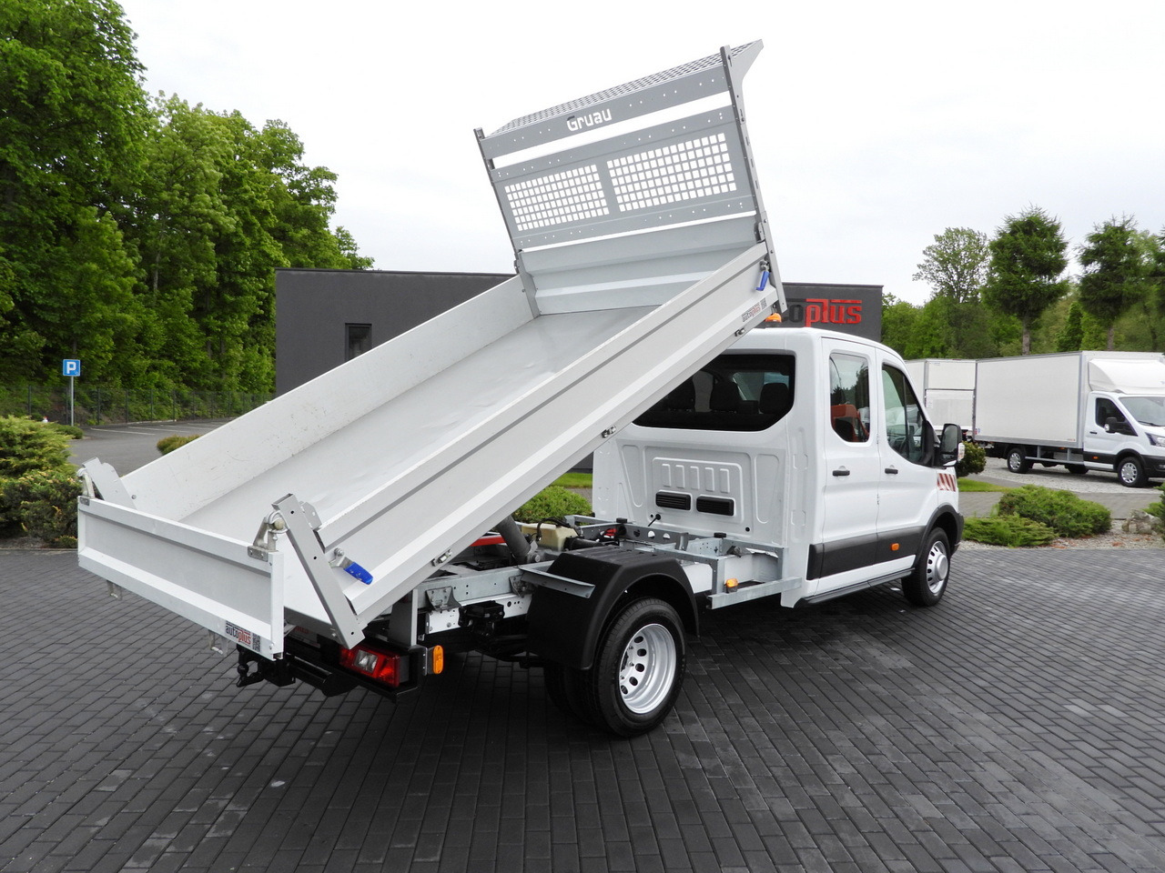 FORD TRANSIT TIPPER DOUBLE CABIN DOKA 6 SEATS CRUISE CONTROL AIR CONDITIONING TWIN WHEELS 170HP - Бус самосвал: снимка 3 FORD TRANSIT TIPPER DOUBLE CABIN DOKA 6 SEATS CRUISE CONTROL AIR CONDITIONING TWIN WHEELS 170HP - Бус самосвал: снимка 3