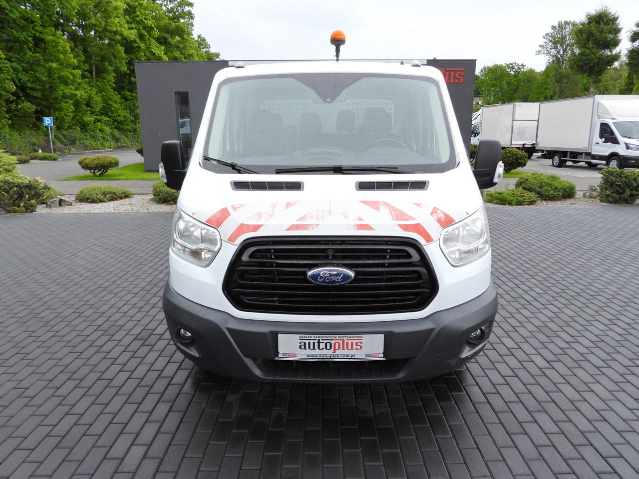 FORD TRANSIT TIPPER DOUBLE CABIN DOKA 6 SEATS CRUISE CONTROL AIR CONDITIONING TWIN WHEELS 170HP - Бус самосвал: снимка 5 FORD TRANSIT TIPPER DOUBLE CABIN DOKA 6 SEATS CRUISE CONTROL AIR CONDITIONING TWIN WHEELS 170HP - Бус самосвал: снимка 5