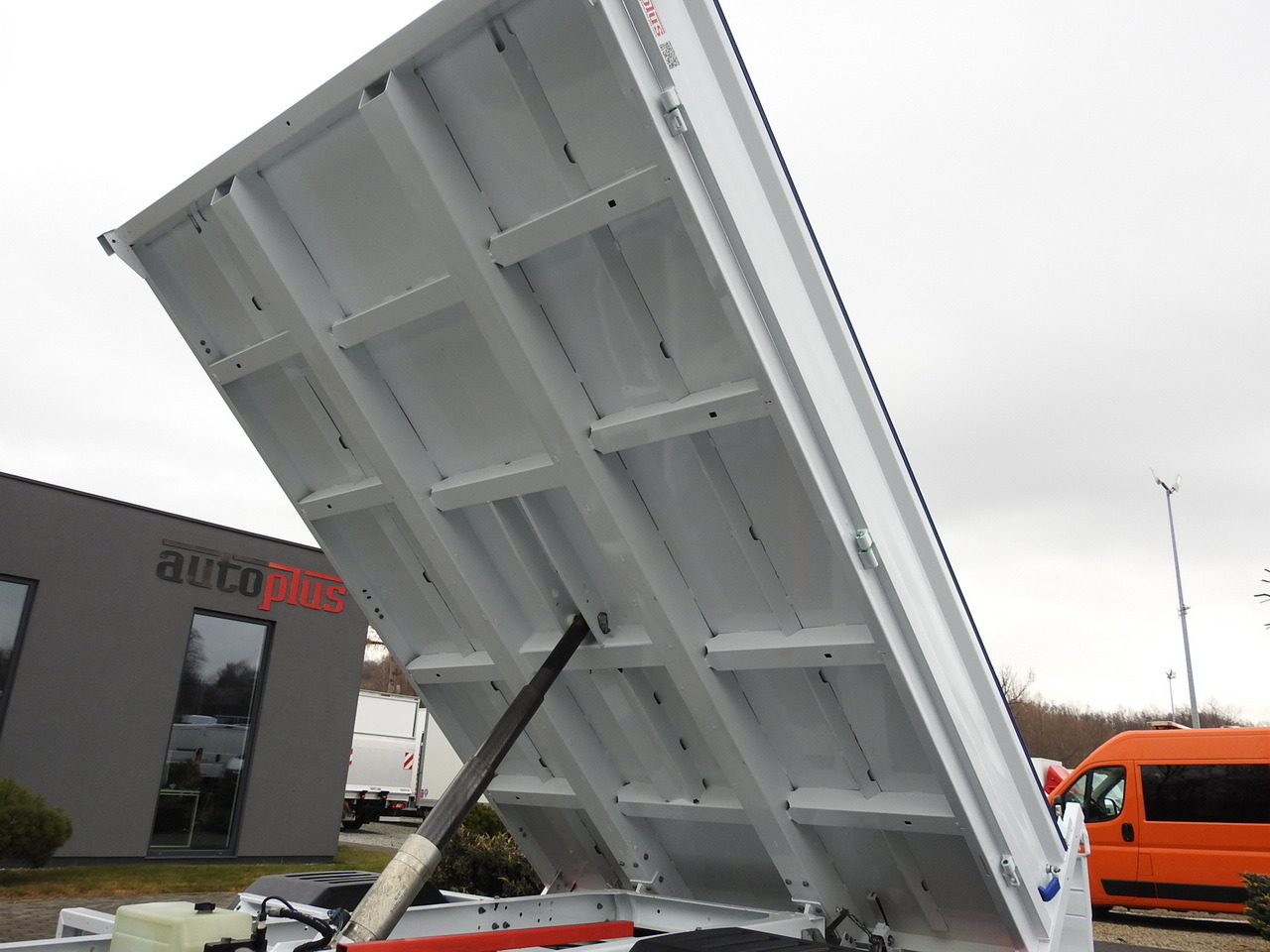 Бус самосвал FORD TRANSIT TIPPER LED LIGHTS TWIN WHEELS AIR CONDITIONING  130HP: снимка 26