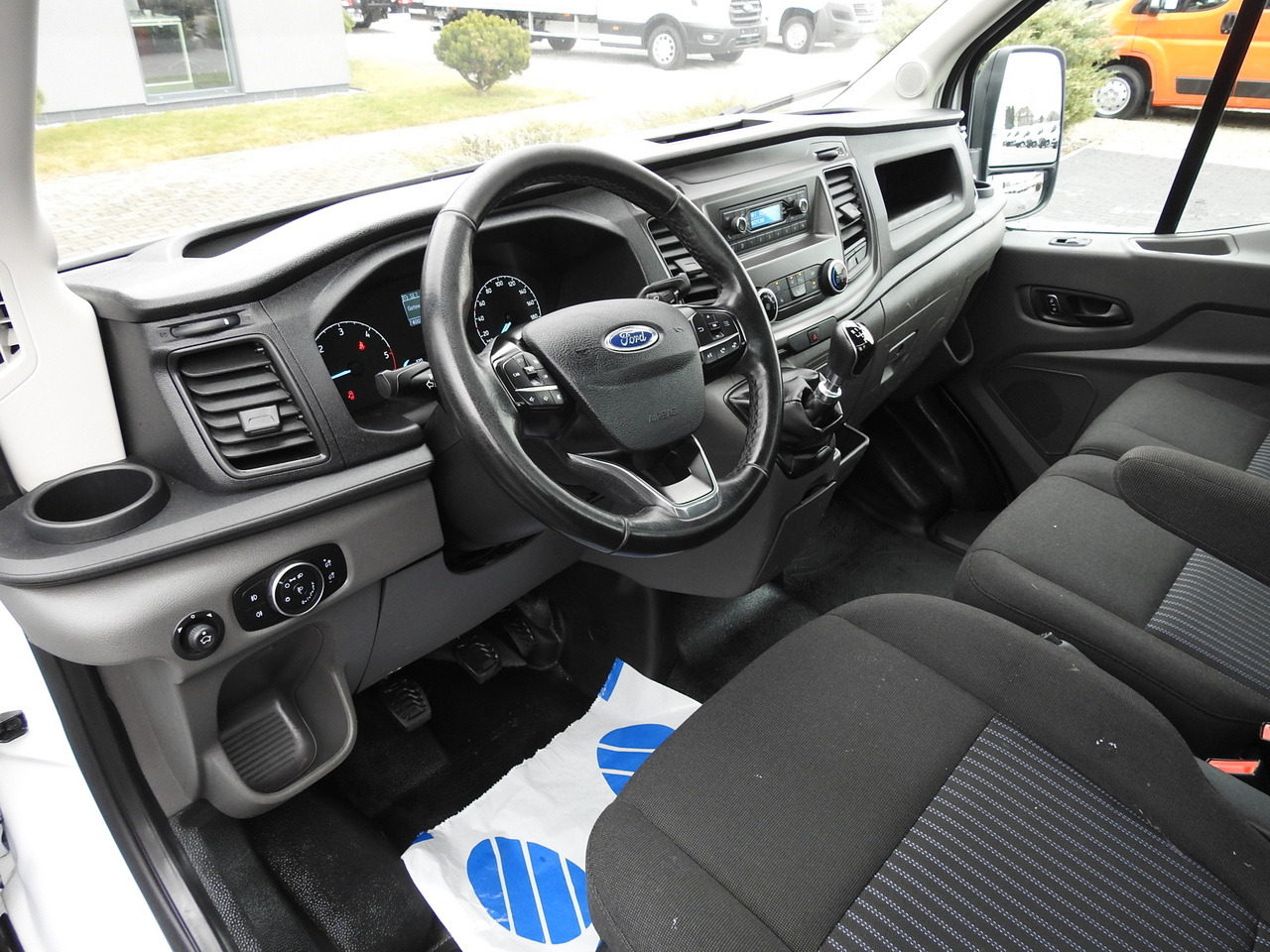 FORD TRANSIT TIPPER LED LIGHTS TWIN WHEELS AIR CONDITIONING 130HP - Бус самосвал: снимка 2 FORD TRANSIT TIPPER LED LIGHTS TWIN WHEELS AIR CONDITIONING 130HP - Бус самосвал: снимка 2