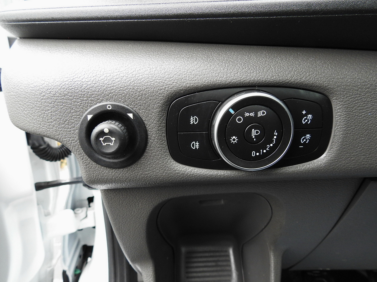 Бус самосвал FORD TRANSIT TIPPER LED LIGHTS TWIN WHEELS AIR CONDITIONING  130HP: снимка 32