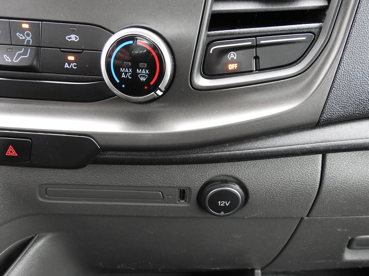 Бус самосвал FORD TRANSIT TIPPER LED LIGHTS TWIN WHEELS AIR CONDITIONING  130HP: снимка 39