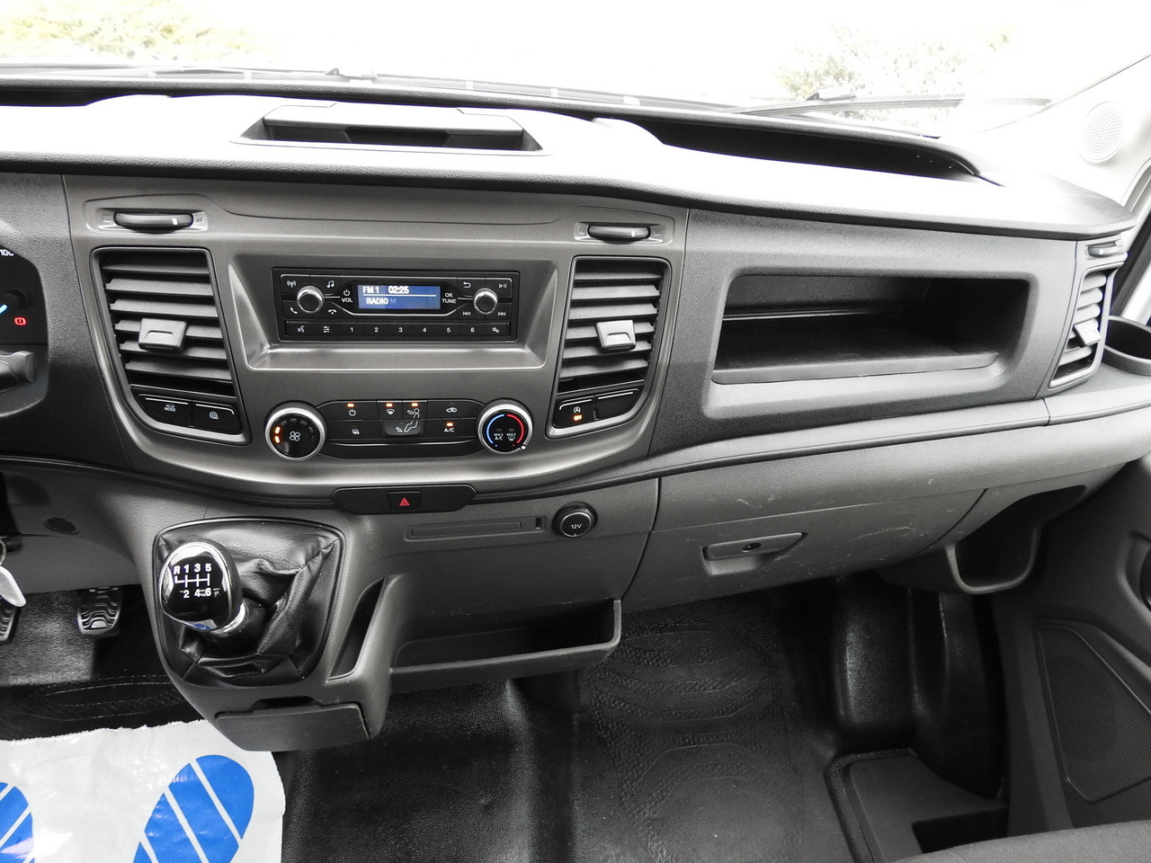 Бус самосвал FORD TRANSIT TIPPER LED LIGHTS TWIN WHEELS AIR CONDITIONING  130HP: снимка 30