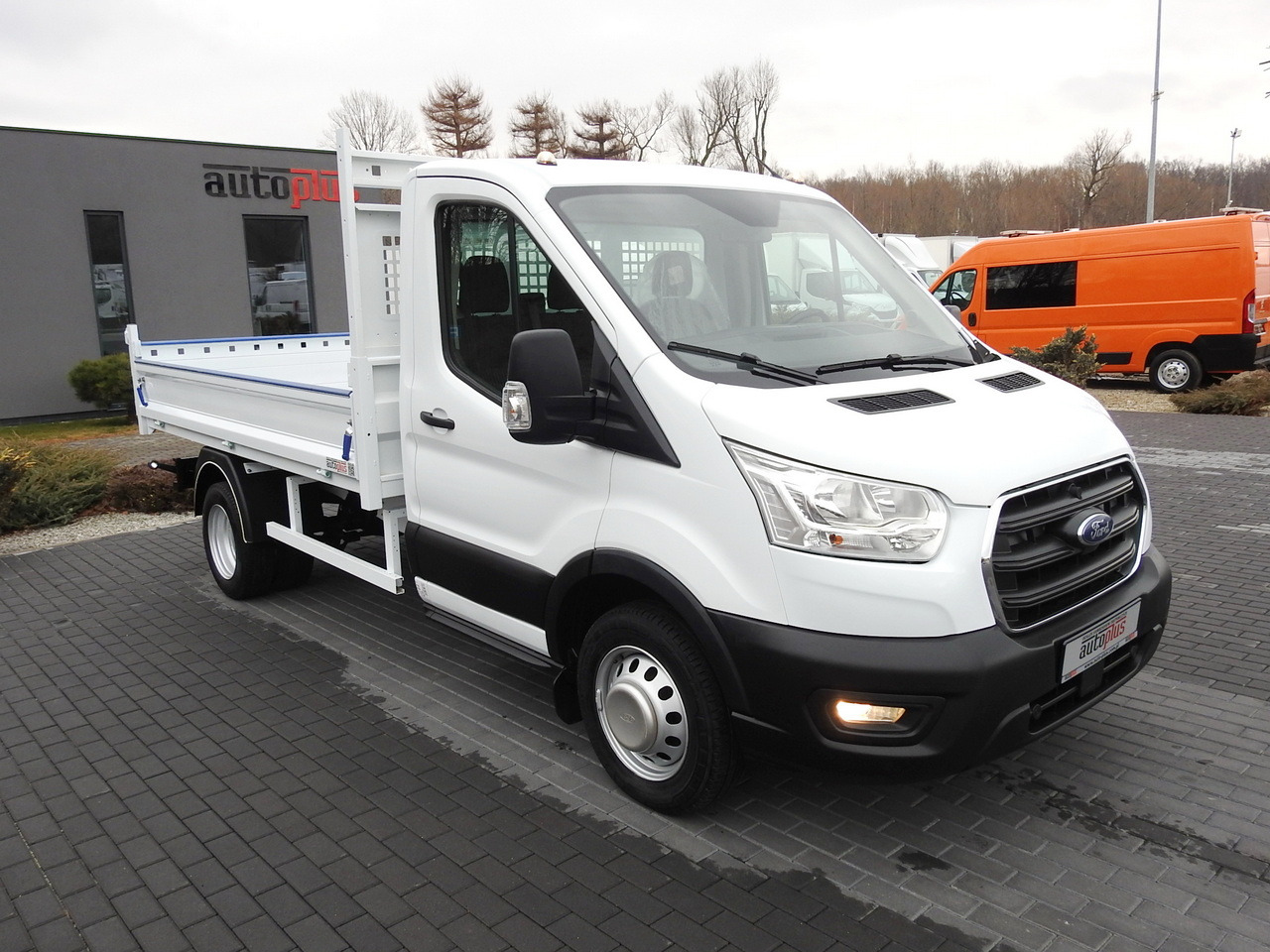 FORD TRANSIT TIPPER LED LIGHTS TWIN WHEELS AIR CONDITIONING 130HP - Бус самосвал: снимка 4 FORD TRANSIT TIPPER LED LIGHTS TWIN WHEELS AIR CONDITIONING 130HP - Бус самосвал: снимка 4