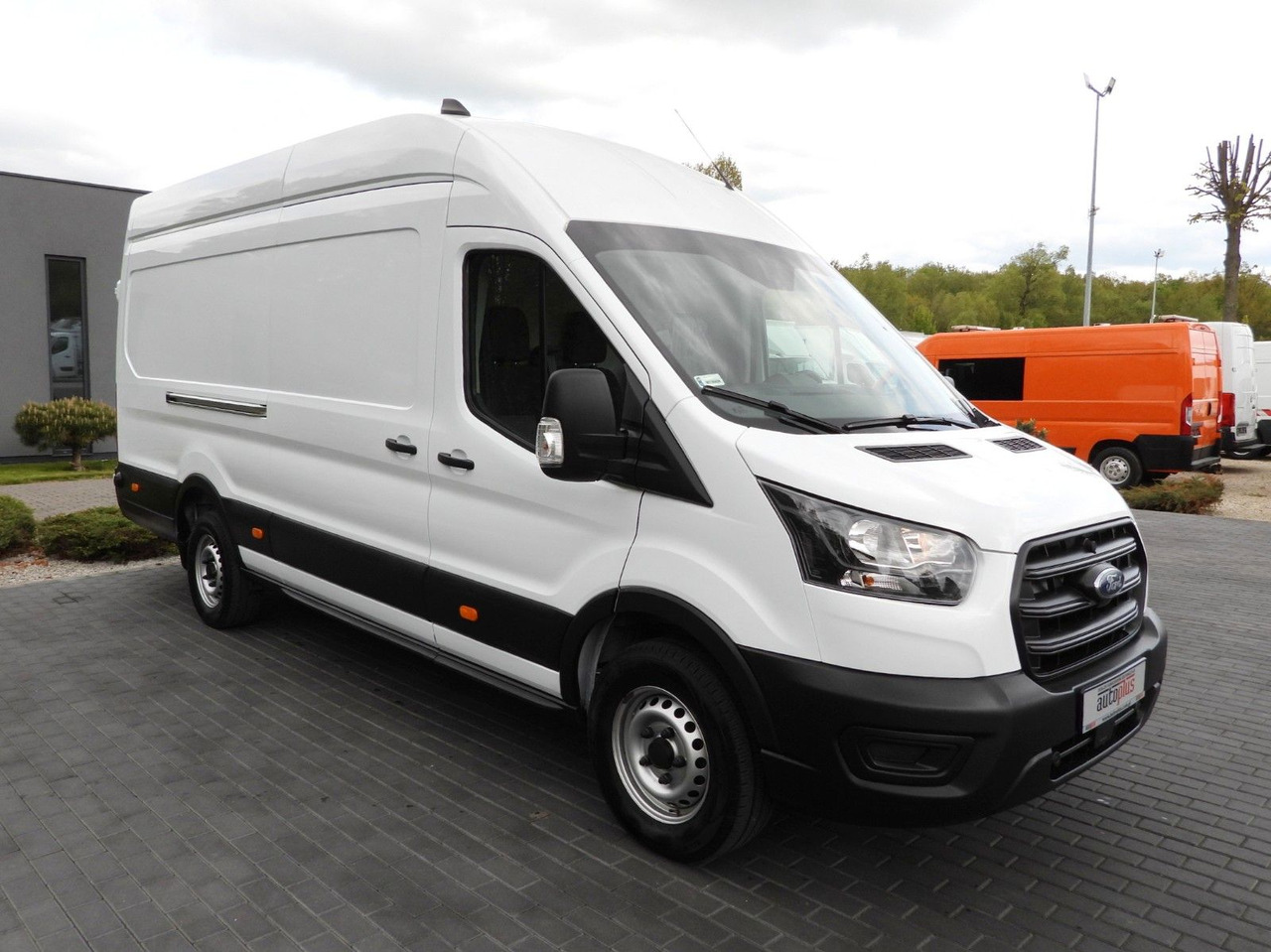 Ford TRANSIT KASTENWAGEN TEMPOMAT KLIMAANLAGE 130PS - Товарен бус: снимка 4 Ford TRANSIT KASTENWAGEN TEMPOMAT KLIMAANLAGE 130PS - Товарен бус: снимка 4