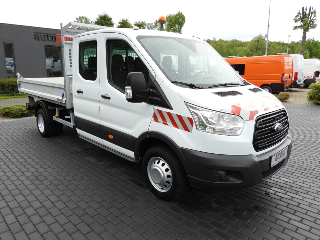 Ford TRANSIT KIPPER DOPPELKABINE DOKA 6 SITZE - Бус самосвал, Бус с двойна кабина: снимка 4 Ford TRANSIT KIPPER DOPPELKABINE DOKA 6 SITZE - Бус самосвал, Бус с двойна кабина: снимка 4