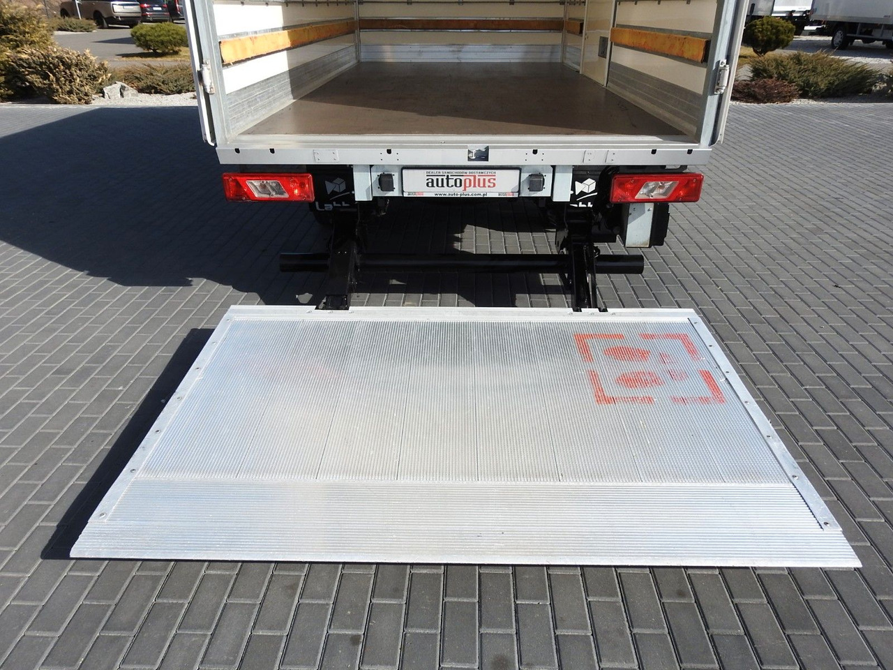 Лекотоварен автомобил фургон Ford TRANSIT  KOFFER AUFZUG 8 PALETTEN TEMPOMAT LED: снимка 21