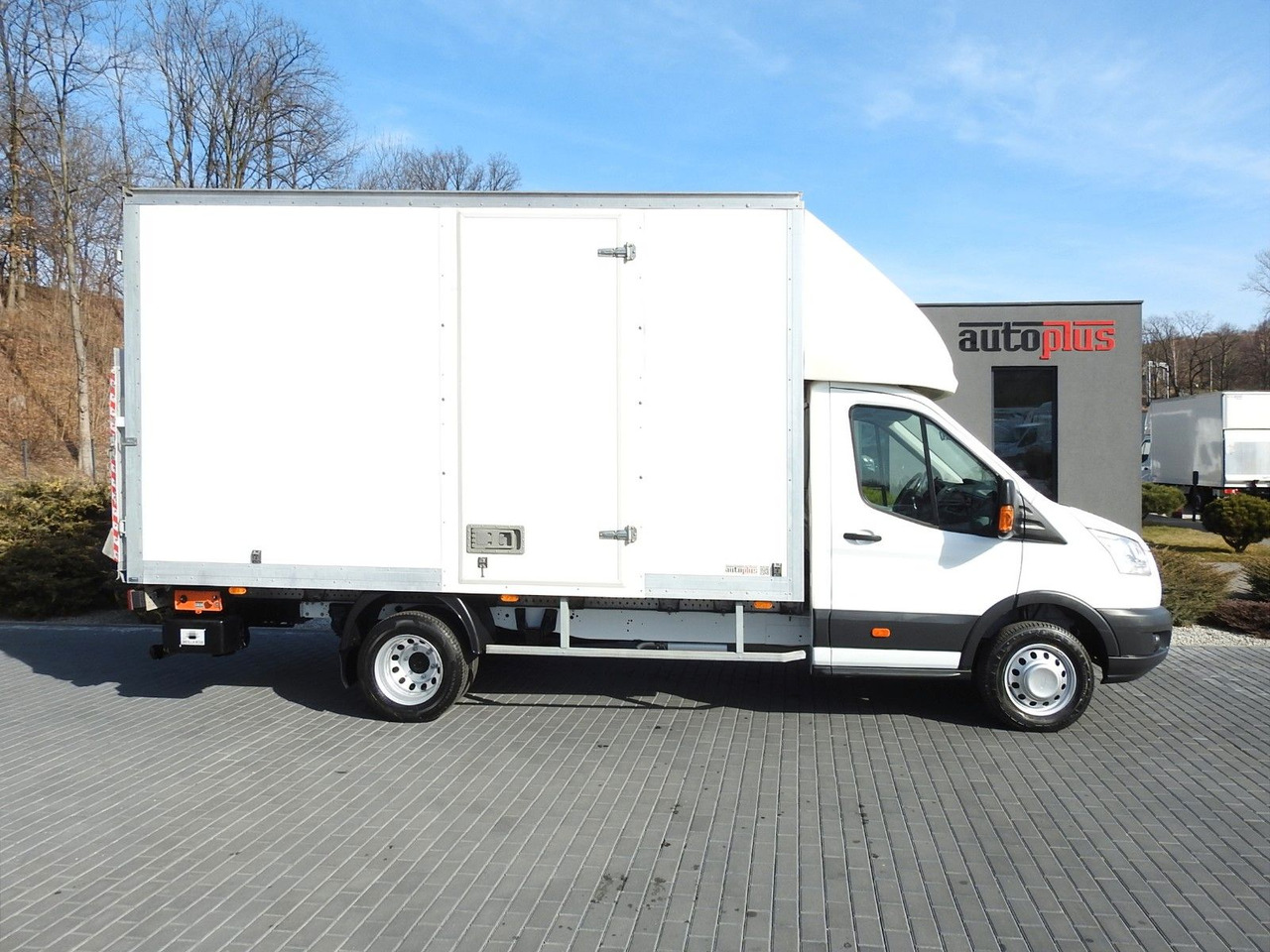 Лекотоварен автомобил фургон Ford TRANSIT  KOFFER AUFZUG 8 PALETTEN TEMPOMAT LED: снимка 7