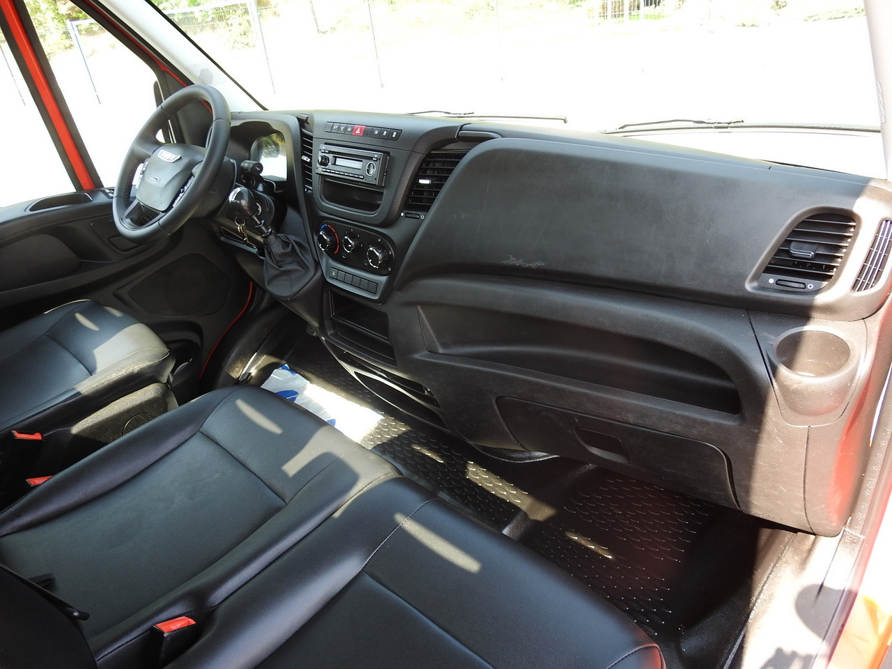 Бус самосвал IVECO DAILY 35C13 TIPPER CRUISE CONTROL AIR CONDITIONING TWIN WHEELS  130HP: снимка 39