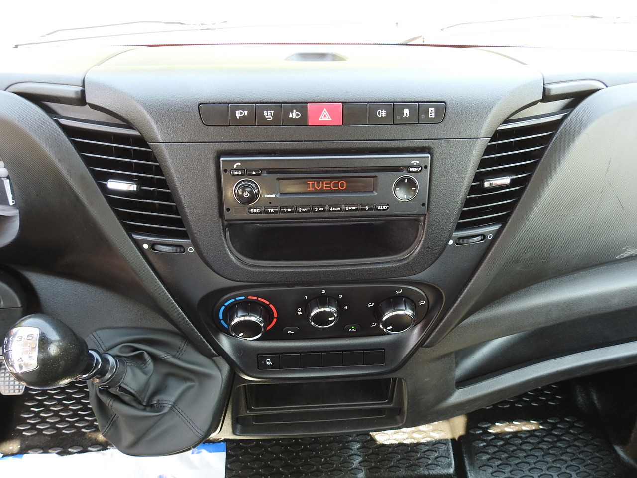 Бус самосвал IVECO DAILY 35C13 TIPPER CRUISE CONTROL AIR CONDITIONING TWIN WHEELS  130HP: снимка 35