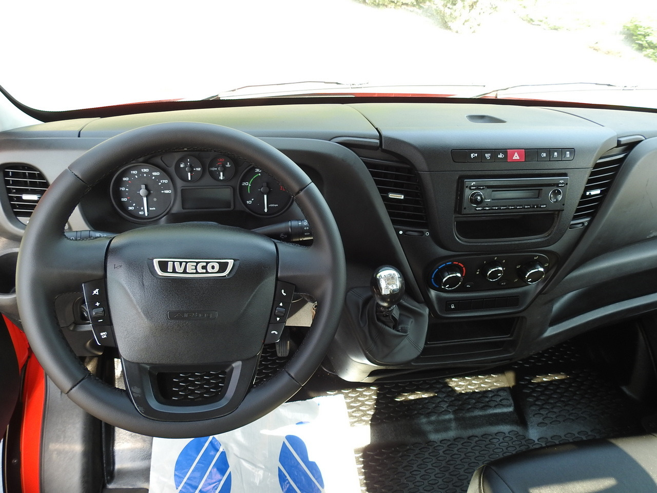 Бус самосвал IVECO DAILY 35C13 TIPPER CRUISE CONTROL AIR CONDITIONING TWIN WHEELS  130HP: снимка 30