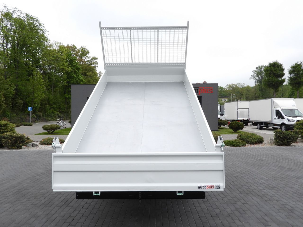 Лизинг на IVECO DAILY 35C14 TIPPER CRUISE CONTROL TWIN WHEELS 140HP IVECO DAILY 35C14 TIPPER CRUISE CONTROL TWIN WHEELS 140HP: снимка 11 Лизинг на IVECO DAILY 35C14 TIPPER CRUISE CONTROL TWIN WHEELS 140HP IVECO DAILY 35C14 TIPPER CRUISE CONTROL TWIN WHEELS 140HP: снимка 11