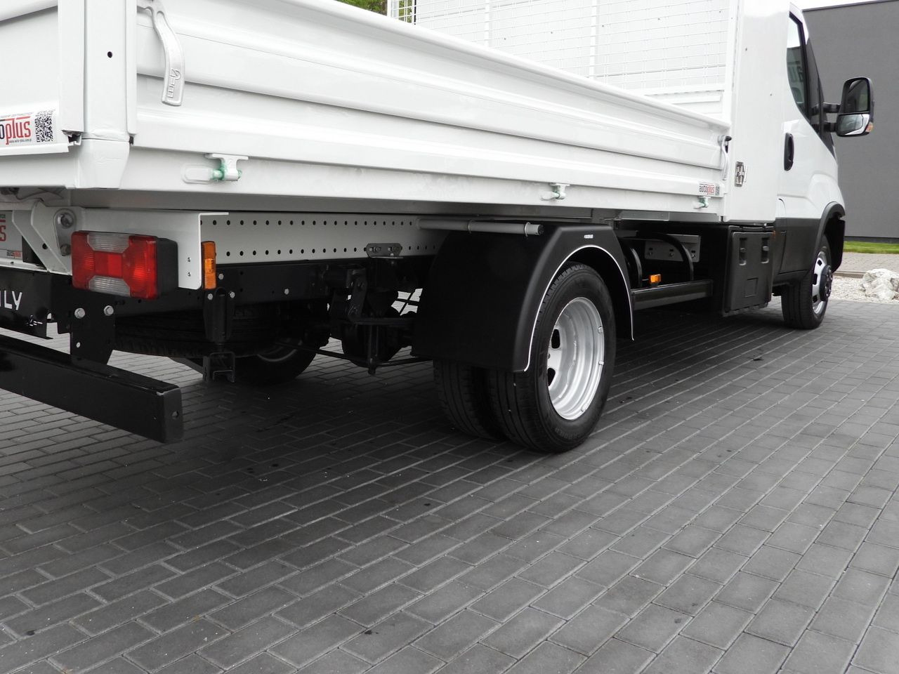 Лизинг на IVECO DAILY 35C14 TIPPER CRUISE CONTROL TWIN WHEELS 140HP IVECO DAILY 35C14 TIPPER CRUISE CONTROL TWIN WHEELS 140HP: снимка 17 Лизинг на IVECO DAILY 35C14 TIPPER CRUISE CONTROL TWIN WHEELS 140HP IVECO DAILY 35C14 TIPPER CRUISE CONTROL TWIN WHEELS 140HP: снимка 17