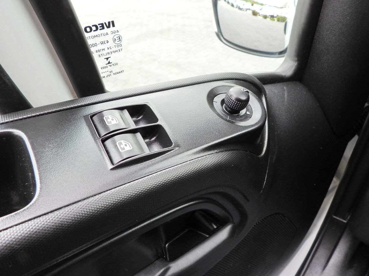 Лизинг на IVECO DAILY 35C14 TIPPER CRUISE CONTROL TWIN WHEELS 140HP IVECO DAILY 35C14 TIPPER CRUISE CONTROL TWIN WHEELS 140HP: снимка 28 Лизинг на IVECO DAILY 35C14 TIPPER CRUISE CONTROL TWIN WHEELS 140HP IVECO DAILY 35C14 TIPPER CRUISE CONTROL TWIN WHEELS 140HP: снимка 28