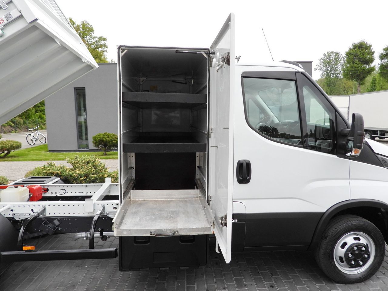 Лизинг на IVECO DAILY 35C14 TIPPER CRUISE CONTROL TWIN WHEELS 140HP IVECO DAILY 35C14 TIPPER CRUISE CONTROL TWIN WHEELS 140HP: снимка 22 Лизинг на IVECO DAILY 35C14 TIPPER CRUISE CONTROL TWIN WHEELS 140HP IVECO DAILY 35C14 TIPPER CRUISE CONTROL TWIN WHEELS 140HP: снимка 22